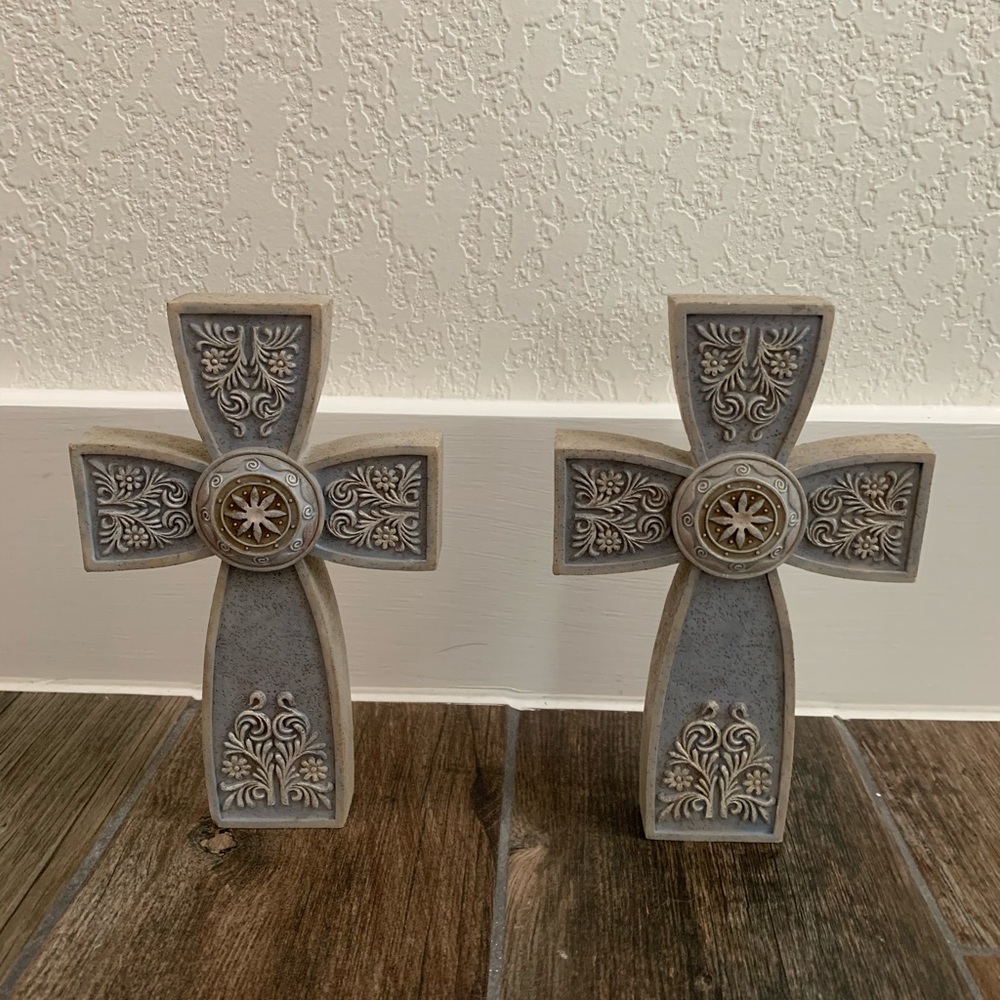 Decorative crosses (2)